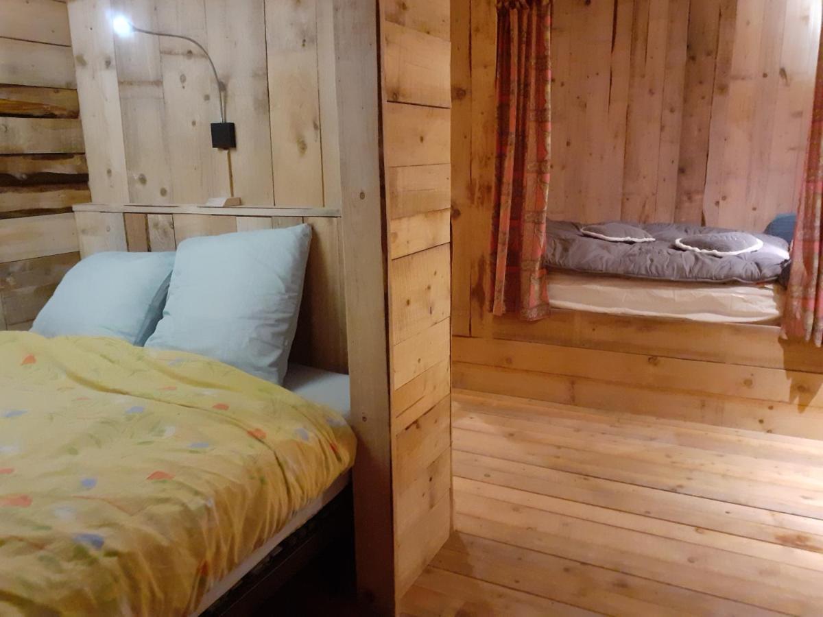 Le Repos Du Nomade B&B 7 Personnes Manhay Eksteriør billede